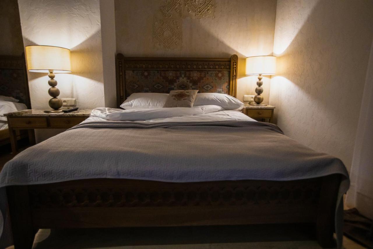 Boutique Ethno Hotel Gjoumri Kültér fotó