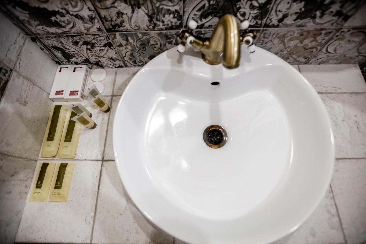 Boutique Ethno Hotel Gjoumri Kültér fotó