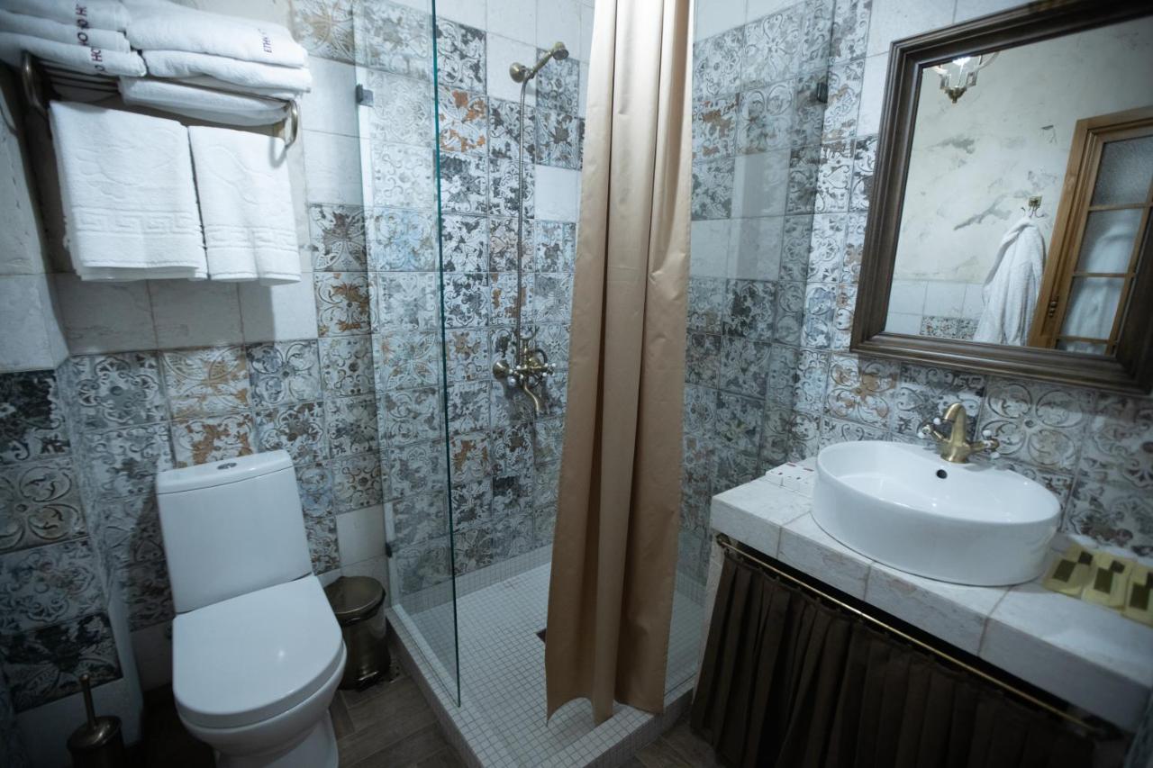 Boutique Ethno Hotel Gjoumri Kültér fotó