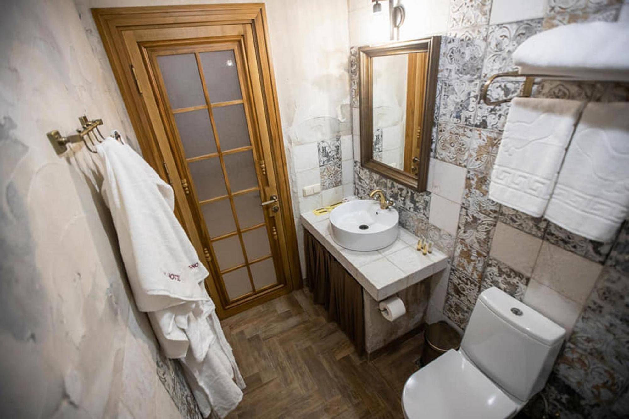 Boutique Ethno Hotel Gjoumri Kültér fotó