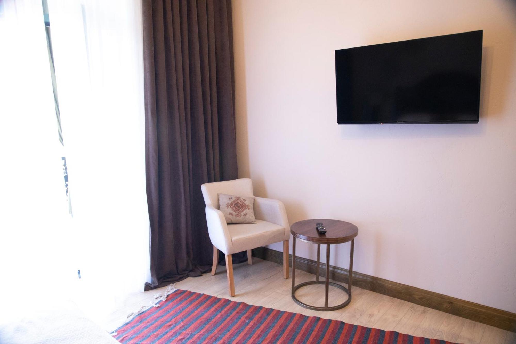 Boutique Ethno Hotel Gjoumri Kültér fotó