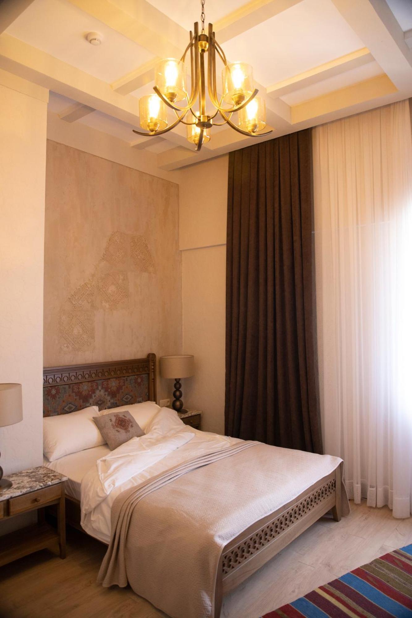 Boutique Ethno Hotel Gjoumri Kültér fotó